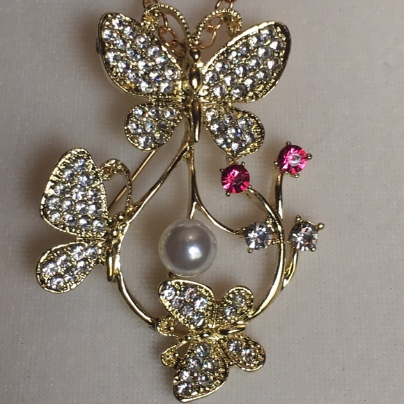 Rhinestone Butterfly Pearl Necklace/Brooch - Picture 8 of 16